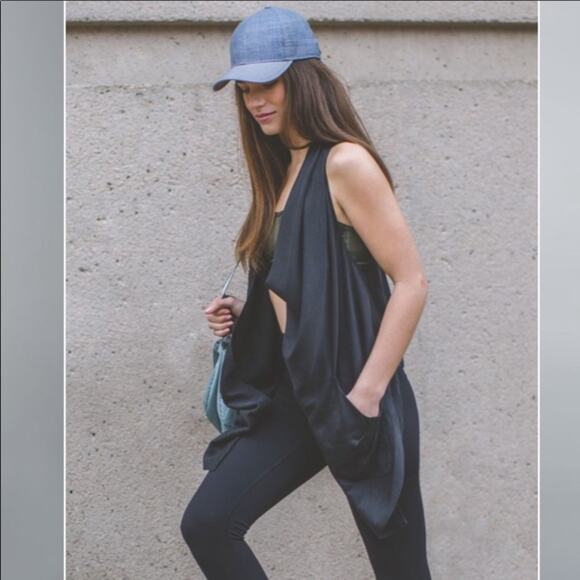 Lululemon Tranquility Black Sleeveless Wrap - Picture 1 of 10
